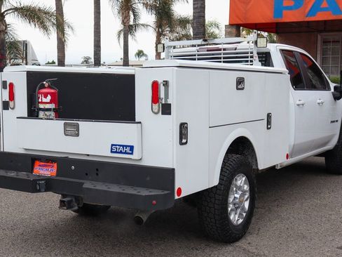 Used 2022 Chevrolet Silverado 2500 LT w/ Convenience Package image 10