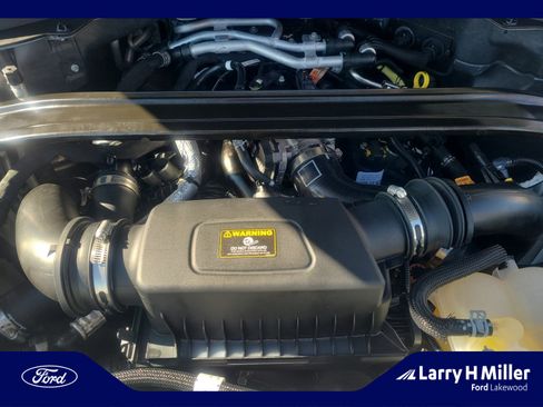 Used 2020 Ford Explorer Platinum w/ Premium Technology Package image 22