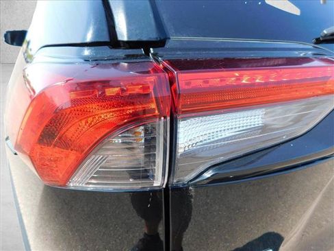 Used 2024 Toyota RAV4 XLE FWD image 6