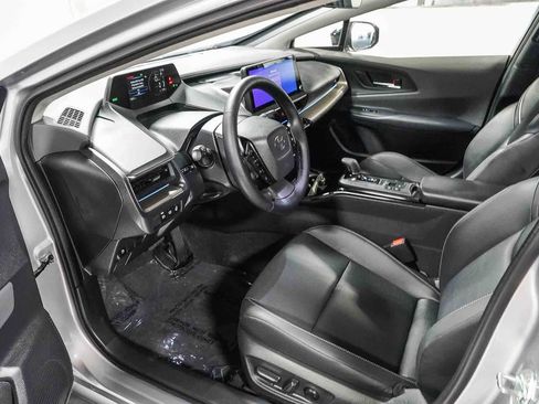 Certified 2026 Toyota Prius XLE FWD image 19