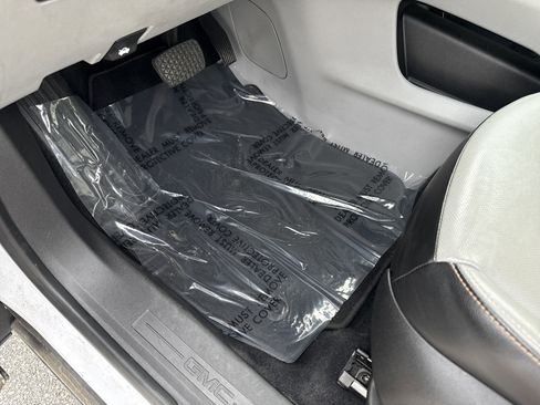 Used 2020 GMC Terrain SLT w/ Preferred Package image 16