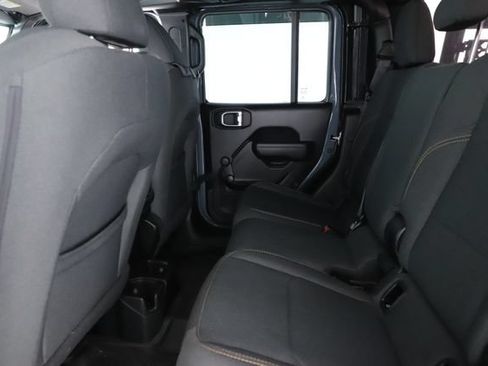 Used 2024 Jeep Gladiator Sport AWD/4WD image 25