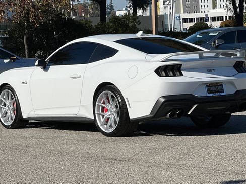 Used 2024 Ford Mustang GT Premium image 6