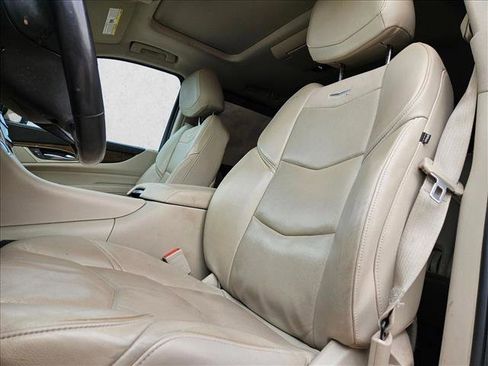 Used 2019 Cadillac Escalade Premium Luxury image 9