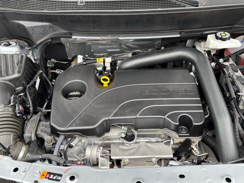 Used 2025 Chevrolet Equinox LT AWD/4WD image 32