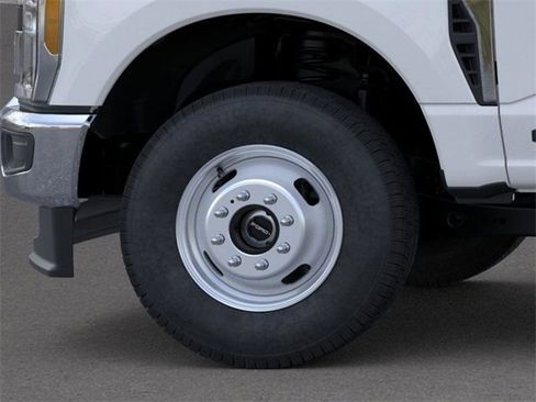 New 2026 Ford F350 XL w/ XL Chrome Package image 19