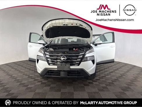 Used 2025 Nissan Rogue SV image 11