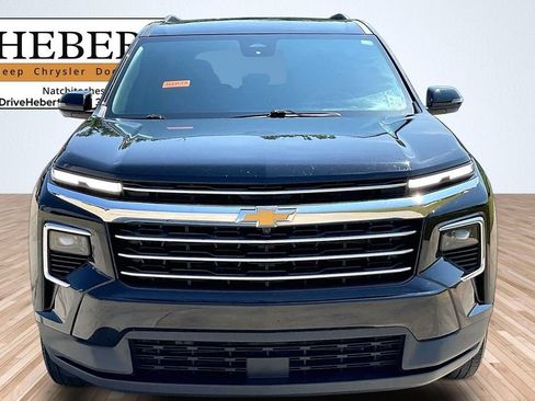 Used 2024 Chevrolet Traverse LT FWD image 3