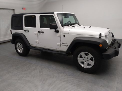 Used 2013 Jeep Wrangler Unlimited Sport image 11