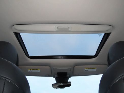 Certified 2022 Honda Civic Touring image 24