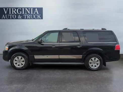 Used 2014 Lincoln Navigator L 4WD image 2