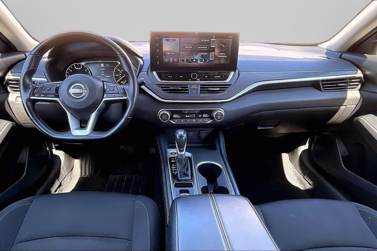 Used 2025 Nissan Altima 2.5 SV w/ SV Premium Package AWD/4WD image 14