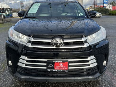 Certified 2018 Toyota Highlander XLE image 2