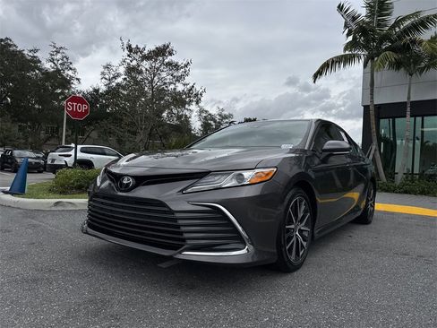 Used 2023 Toyota Camry XLE image 32