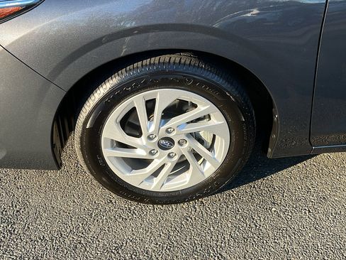 Certified 2025 Subaru Impreza 2.0i image 9