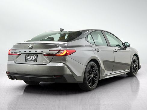 Used 2025 Toyota Camry SE FWD image 5