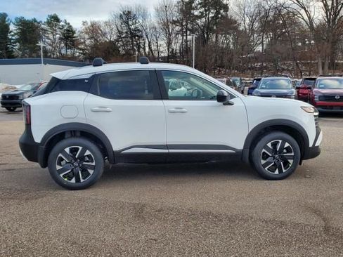 New 2026 Nissan Kicks SV image 6