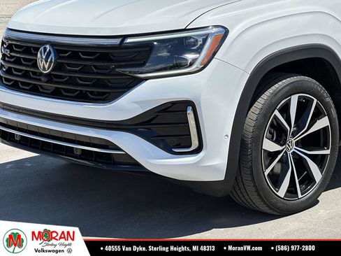 Used 2024 Volkswagen Atlas Cross Sport SEL Premium R-Line AWD/4WD image 8