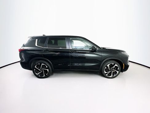 Used 2024 Mitsubishi Outlander SE image 10