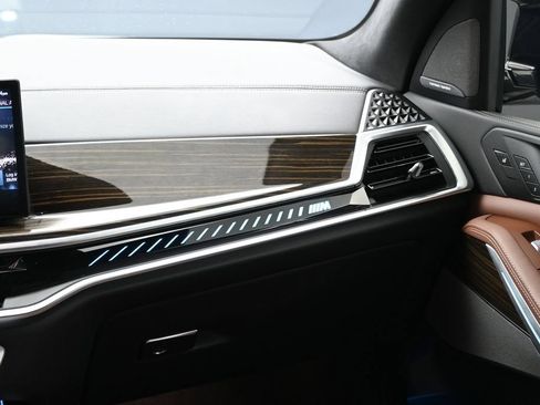 Used 2023 BMW X7 M60i w/ Executive Package AWD/4WD image 19