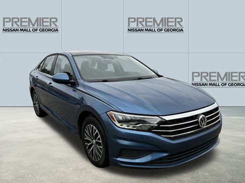 Used 2019 Volkswagen Jetta SE image 3