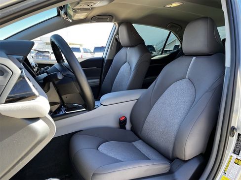 Used 2023 Toyota Camry LE image 21