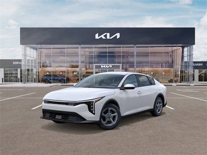 New 2025 Kia K4 LXS