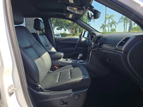 Used 2021 Jeep Grand Cherokee Limited AWD/4WD image 10
