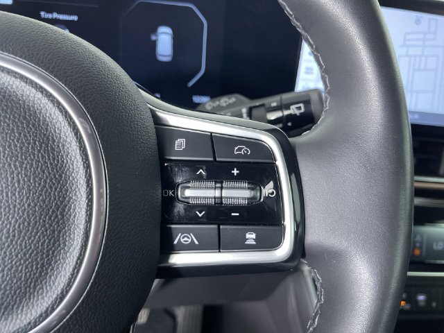 Used 2025 Kia Carnival SX Prestige FWD image 31