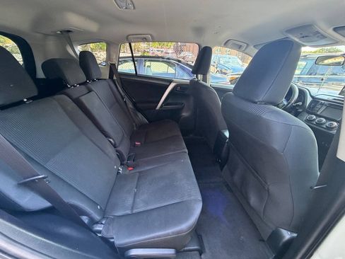 Used 2016 Toyota RAV4 LE FWD image 24