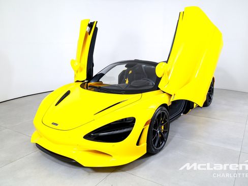 New 2026 McLaren 750S Spider RWD image 6