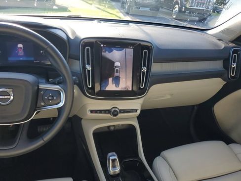 Used 2026 Volvo XC40 B5 Plus AWD/4WD image 13
