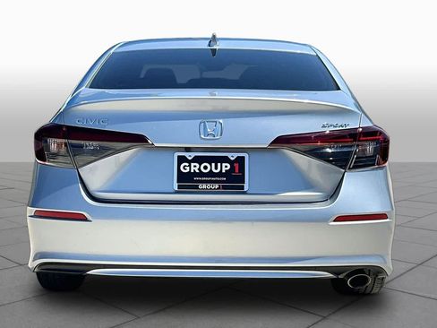Used 2025 Honda Civic Sport image 5