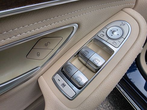 Used 2015 Mercedes-Benz C 300 4MATIC Sedan image 12