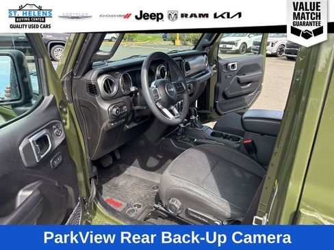Used 2023 Jeep Wrangler Unlimited Rubicon 4xe w/ Cold Weather Group AWD/4WD image 13
