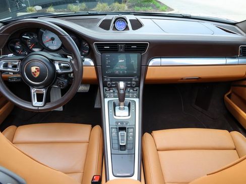 Certified 2017 Porsche 911 Targa 4S AWD/4WD image 34