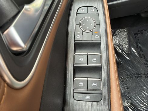 Used 2025 Nissan Rogue Platinum w/ Platinum Premium Package FWD image 28
