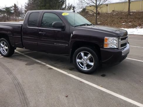 Used 2008 Chevrolet Silverado 1500 LT w/ Power Pack Plus AWD/4WD image 2