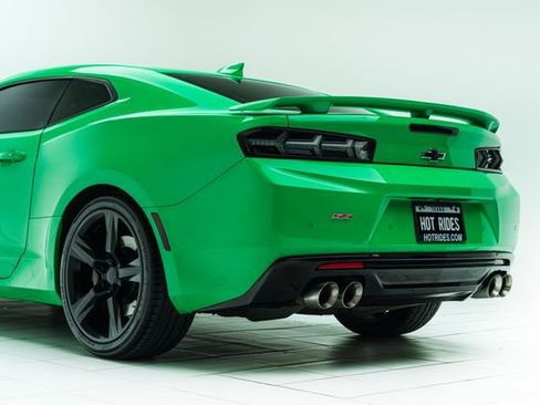 Used 2017 Chevrolet Camaro SS image 20