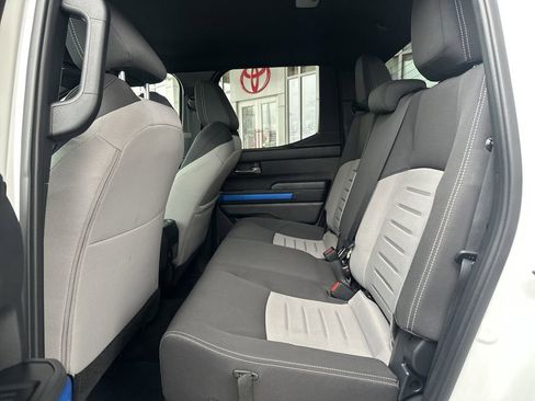 Certified 2025 Toyota Tacoma TRD Off-Road AWD/4WD image 19