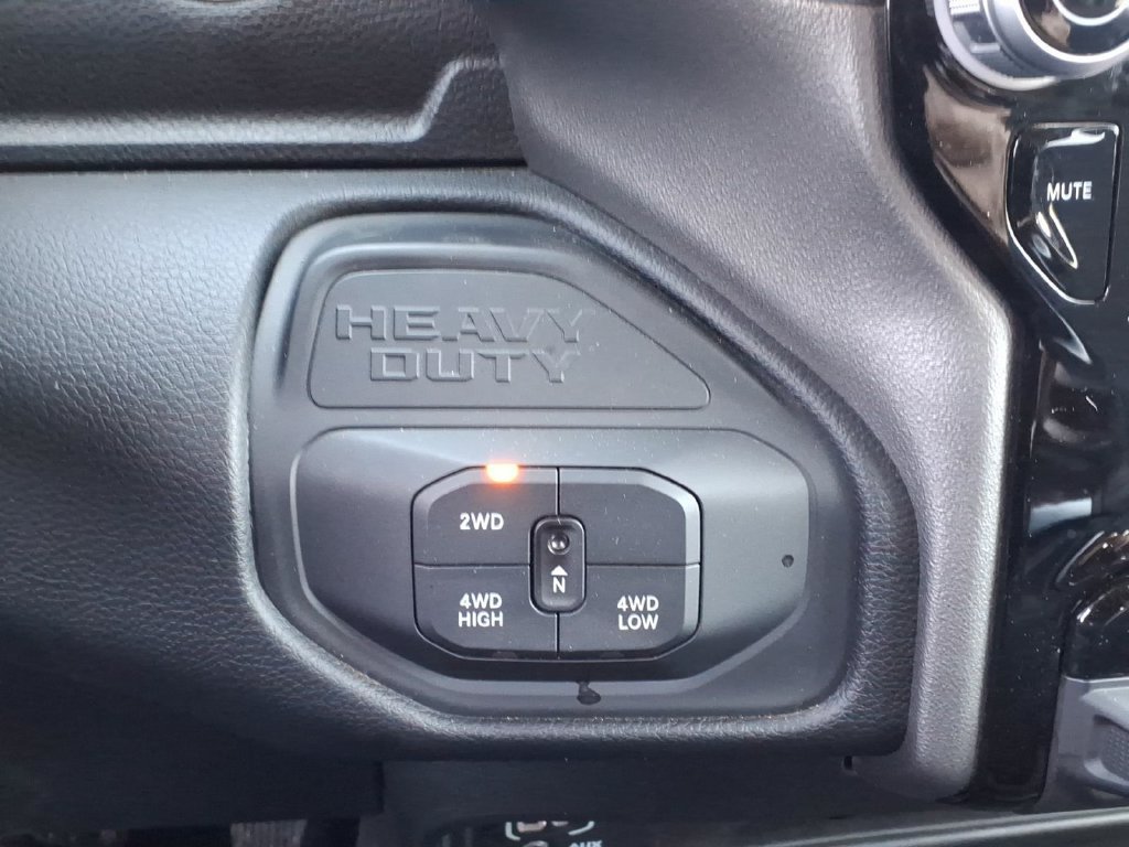 Used 2026 RAM 2500 Big Horn AWD/4WD image 7