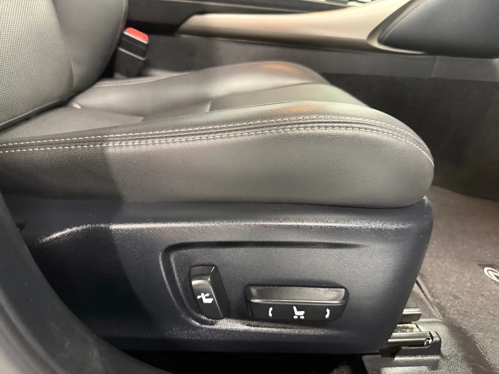Used 2015 Lexus IS 250 AWD w/ Navigation System Package image 28