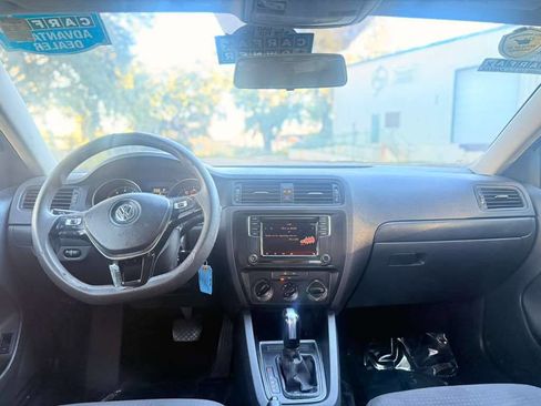 Used 2016 Volkswagen Jetta S image 12