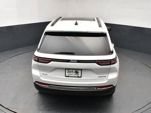 Used 2024 Jeep Grand Cherokee Limited image 17