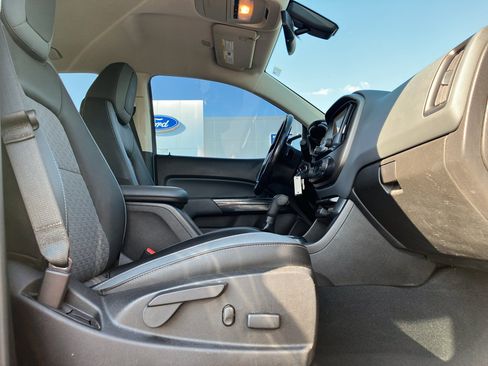 Used 2019 Chevrolet Colorado Z71 AWD/4WD image 35
