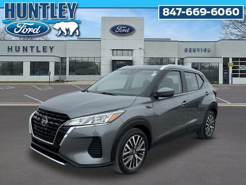 Used 2021 Nissan Kicks SV image 1