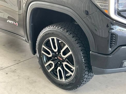Used 2023 GMC Sierra 1500 AT4 w/ Technology Package AWD/4WD image 28