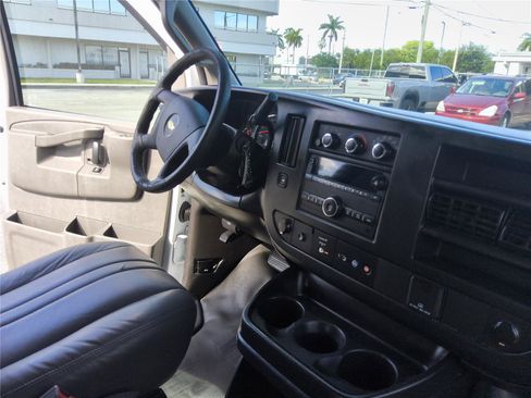 Used 2020 Chevrolet Express 2500 Extended w/ Driver Convenience Package RWD image 21