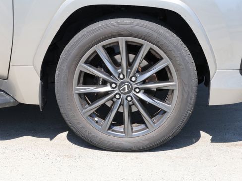 Used 2022 Lexus LX 600 4WD w/ Appearance Package image 11