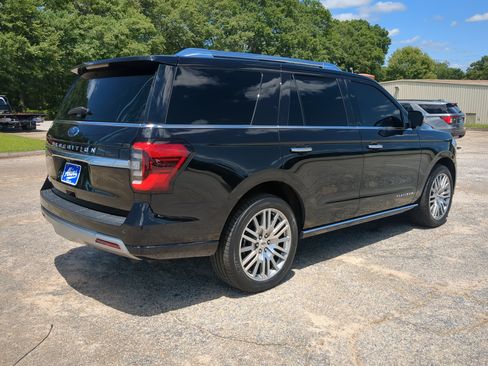 Certified 2023 Ford Expedition Platinum AWD/4WD image 3